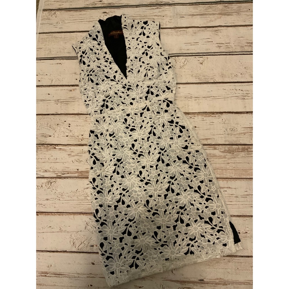 Anya Ponorovskaya White Floral Lace Black Sheath Dress V-Neck Sleeveless Size 6